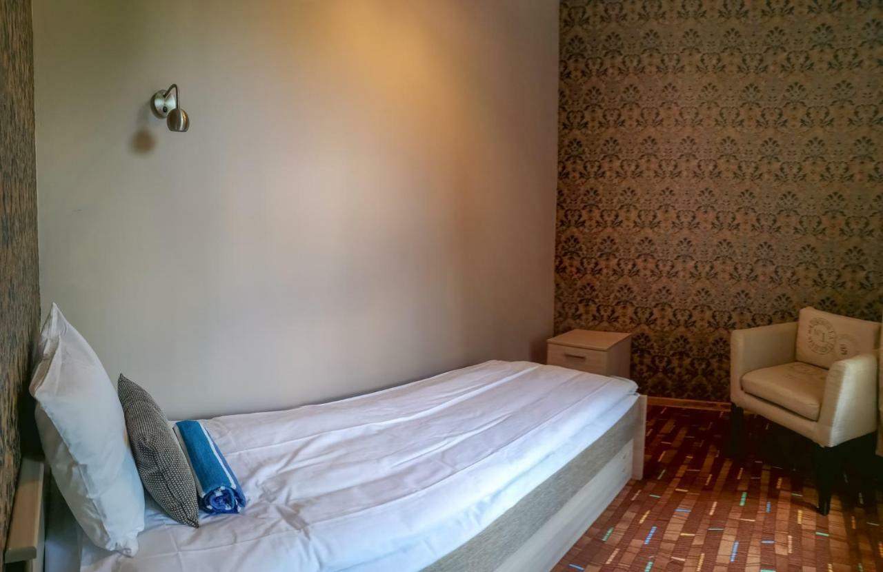 Villa Kadriorg Hostel Tallinn Extérieur photo
