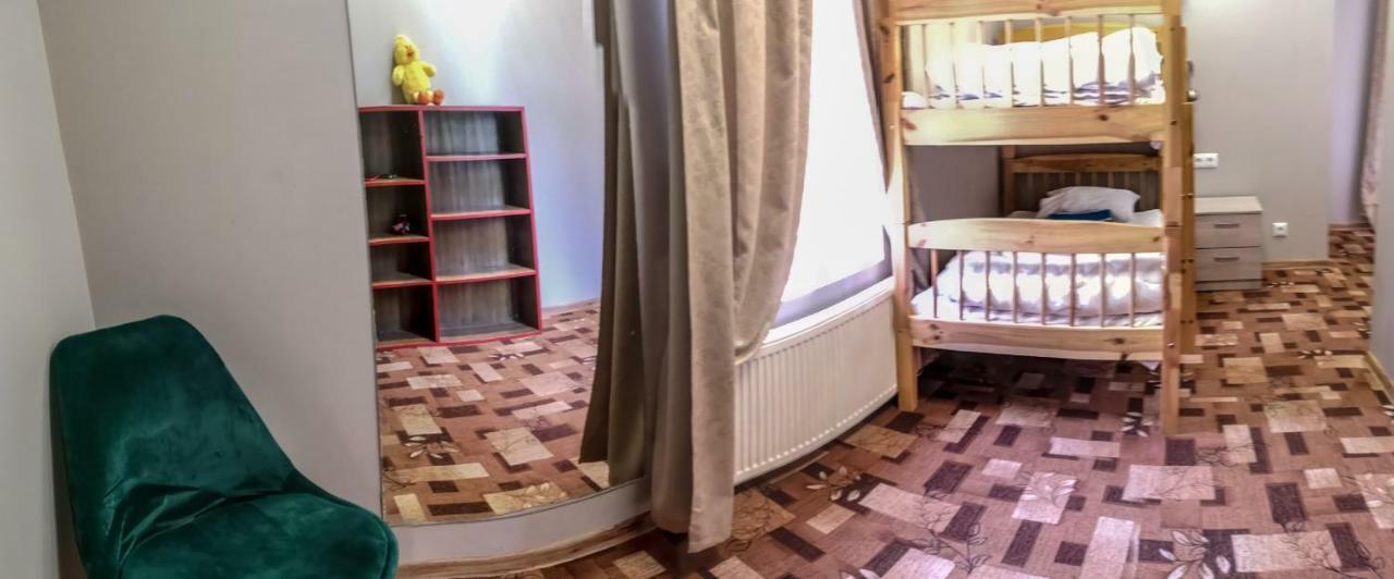 Villa Kadriorg Hostel Tallinn Extérieur photo