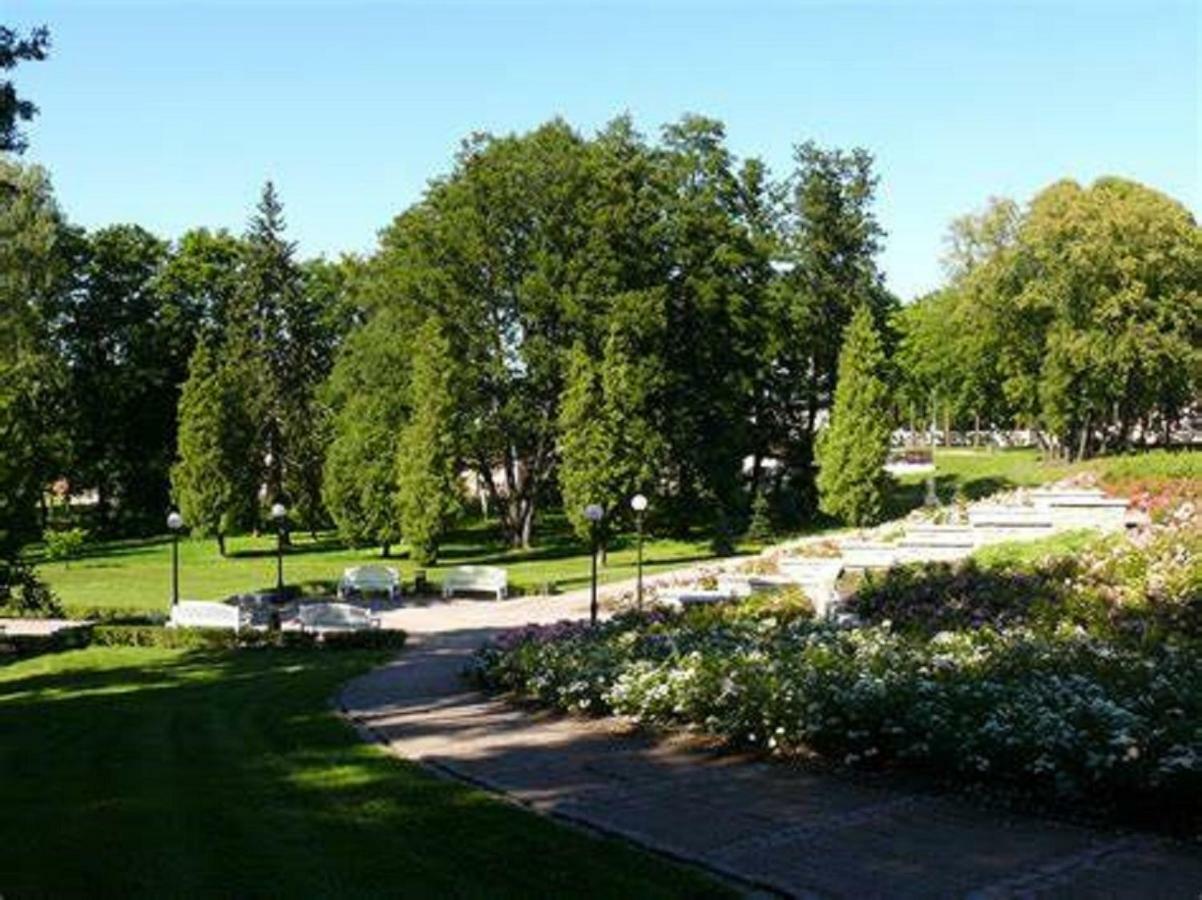 Villa Kadriorg Hostel Tallinn Extérieur photo